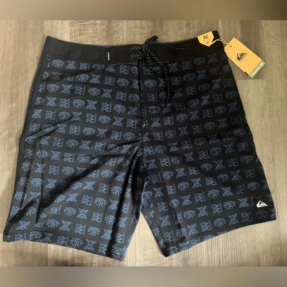 Quiksilver SurfSilk Men's Black & Navy Patterned Board Shorts size 32